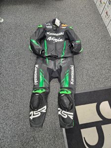 4SR Racing Suit kawasaki Ninja 2 piece Size 52 Aprox must Try